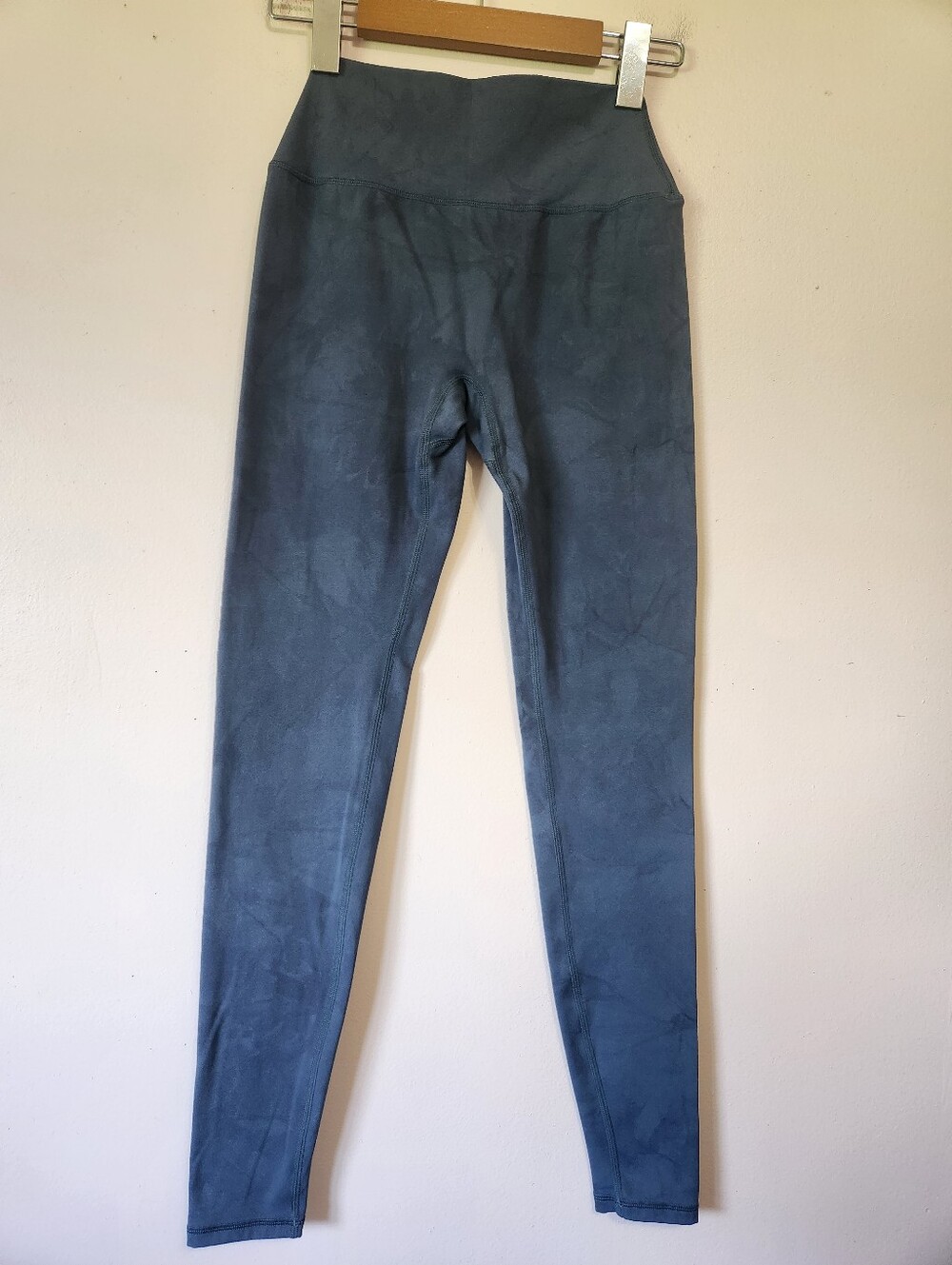 Alphalete Surface Power Crossover Grey/Blue Tie Dye Athleisure Workout Leggings